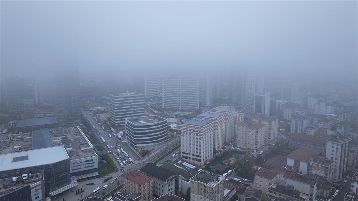 İstanbul’un Bazı Bölgelerinde Sis Etkili Oldu Haberi