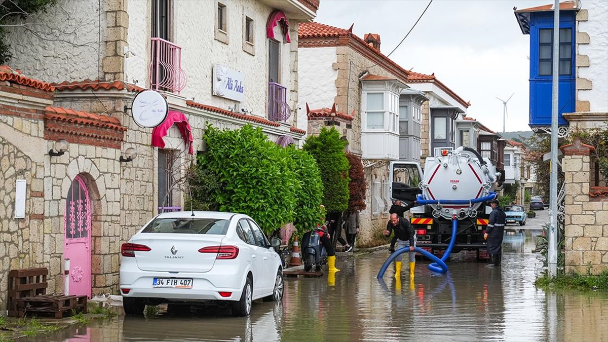İzmir’de Sağanak Etkili Oldu Haberi