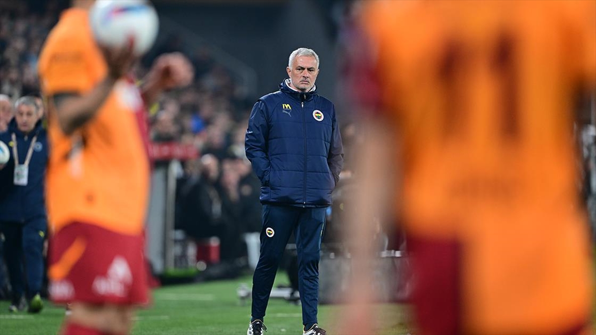 Jose Mourinho Ve Fenerbahçe Ile Galatasaray’dan 2’Şer Futbolcu Pfdk’ye Sevk Edildi Haberi