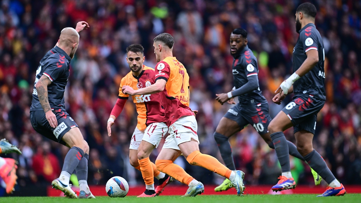 Lider Galatasaray, Süper Lig’de Yarın Samsunspor’a Konuk Olacak Haberi