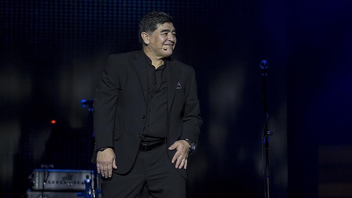 Maradona’nın Doktoru Schiter’a Göre, Ünlü Futbolcu Rehabilitasyona Sevk Edilmeliydi Haberi