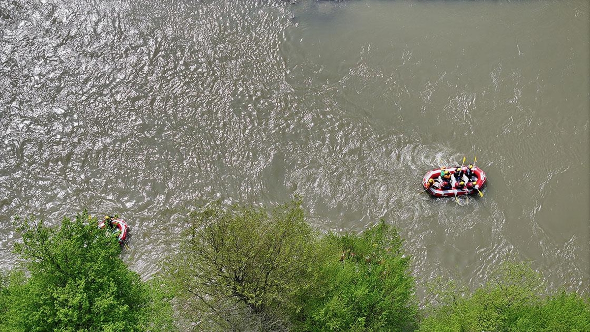 Melen Çayı’nda Rafting Sezonu Açıldı Haberi