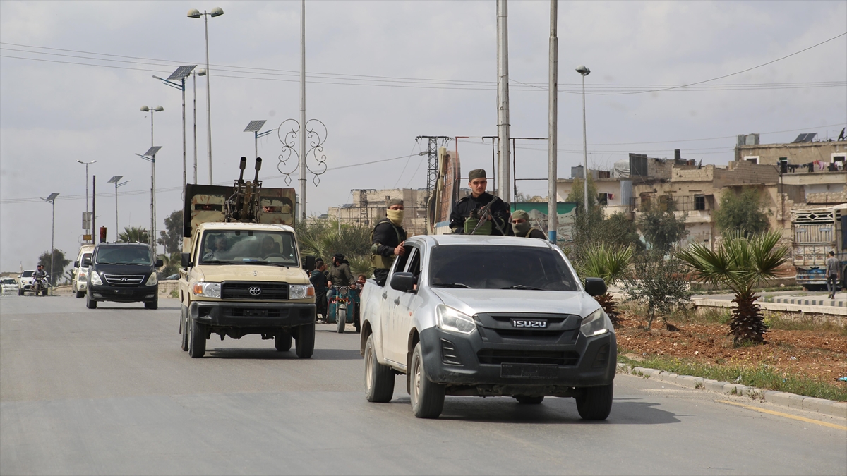 Pkk/Ypg’li Teröristler Halep Kent Merkezinden Çekilmeye Devam Ediyor Haberi