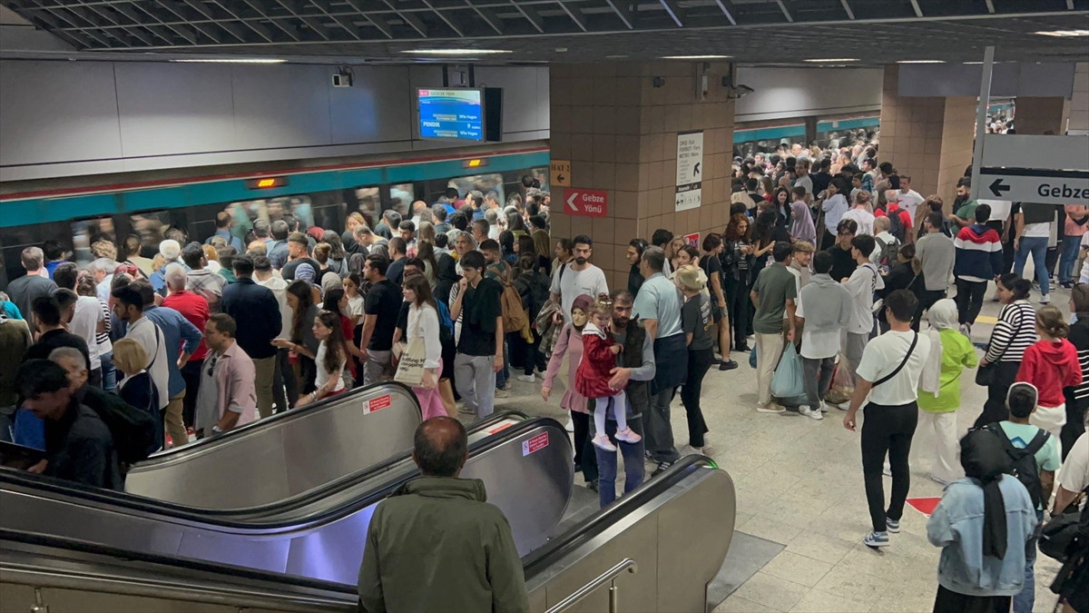 Ramazan Bayramı’nı Da Kapsayan 4 Günde Raylı Sistemleri 2,9 Milyon Yolcu Kullandı Haberi