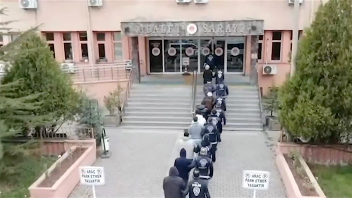 Siber Suçlara Yönelik 27 Ilde Düzenlenen Operasyonlarda 237 Şüpheli Yakalandı Haberi