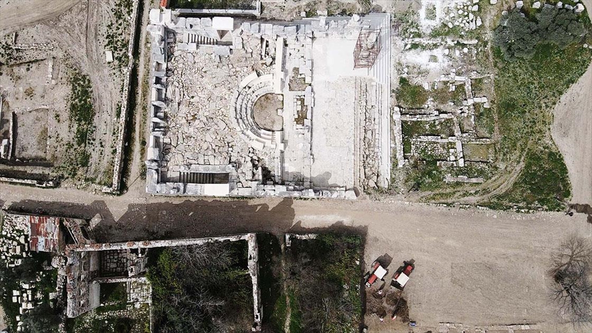Stratonikeia’nın Meclis Binası Geleceğe Miras Projesiyle Ayağa Kaldırılıyor Haberi