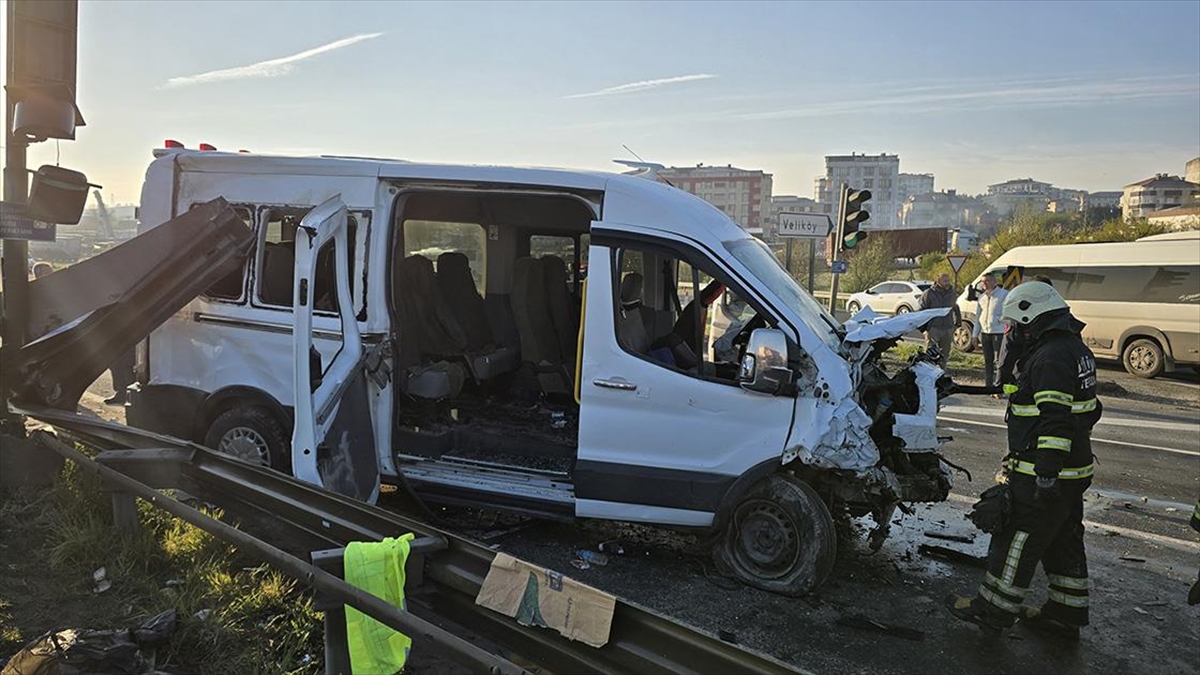 Tekirdağ’da 2 Işçi Servisinin Çarpıştığı Kazada 18 Kişi Yaralandı Haberi
