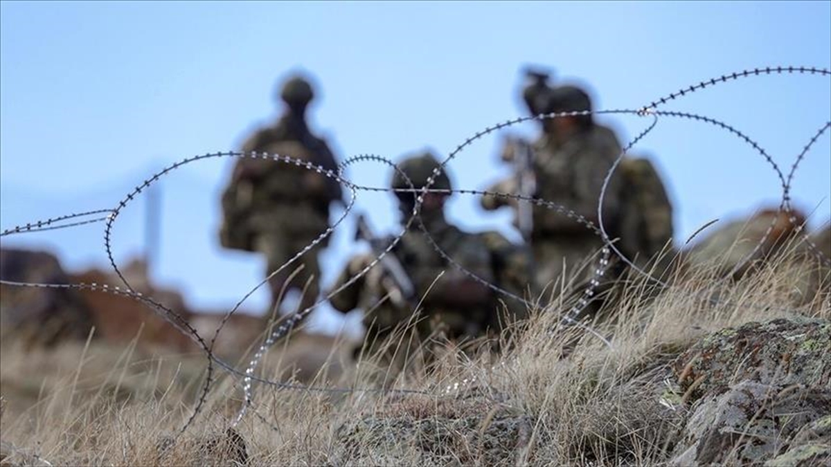 Terör Örgütü Pkk/Pyd-Ypg Mensupları Teslim Olmaya Devam Ediyor Haberi