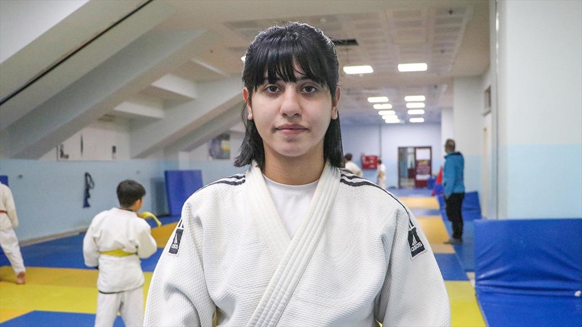 Türkiye Şampiyonu Diyarbakırlı Kuraş Sporcusu Hilal Göktekin’in Hedefi Avrupa Şampiyonluğu Haberi