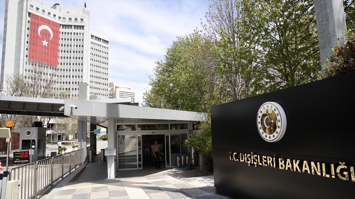 Türkiye’den Dominik Cumhuriyeti’nde Çatısı Çöken Binada Hayatını Kaybedenler Için Taziye Haberi
